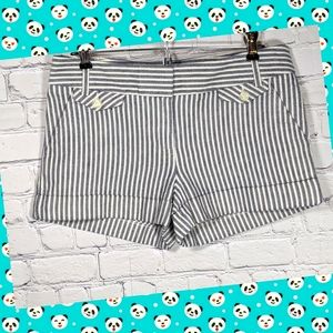 Express Cuffed Shorts Chevron Pattern⭐
